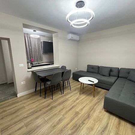 New Bazaar Tirana Apartment ภายนอก รูปภาพ